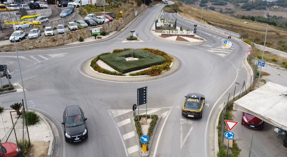 VIDEO | Un patrimonio mai dichiarato al Fisco, sotto sequestro 14 terreni a Troina