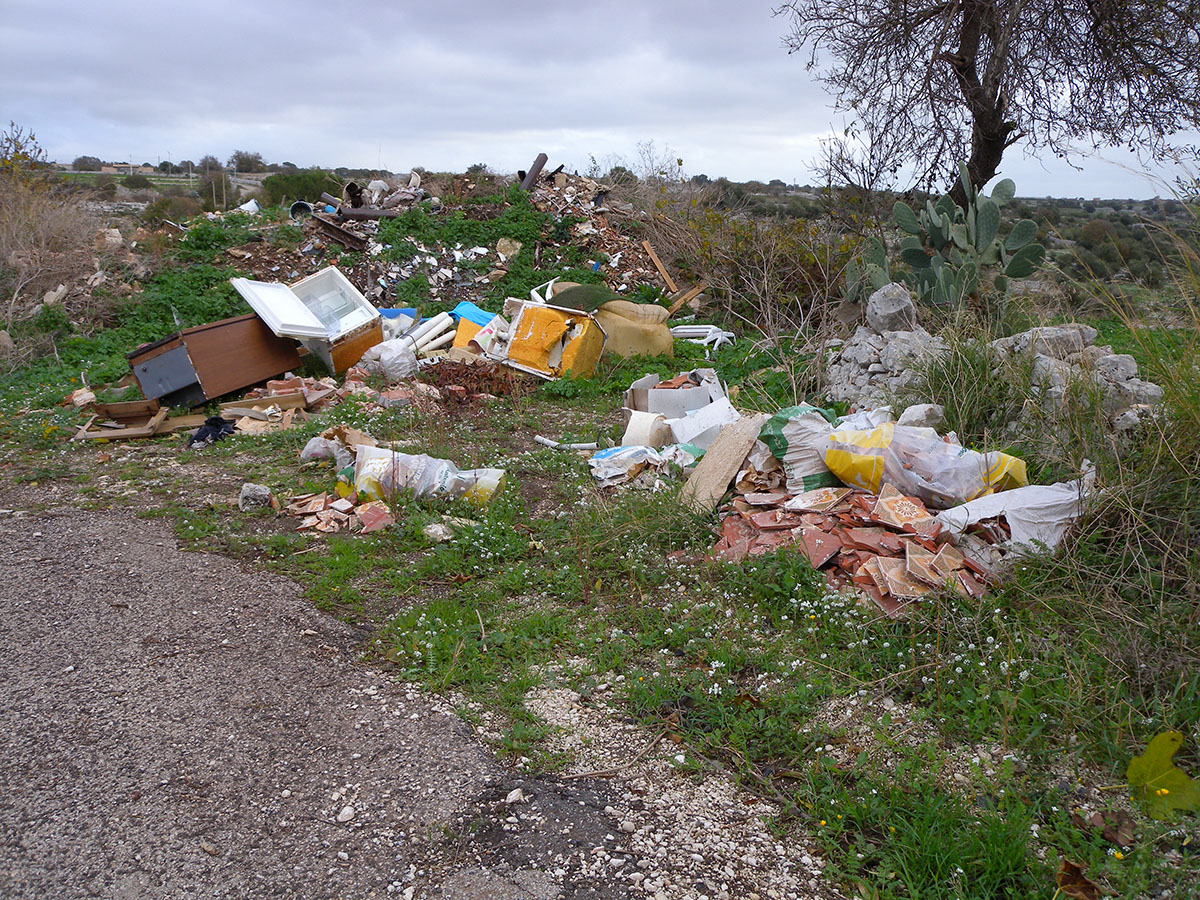 Il parco archeologico di Cava Ispica nel degrado – FOTO