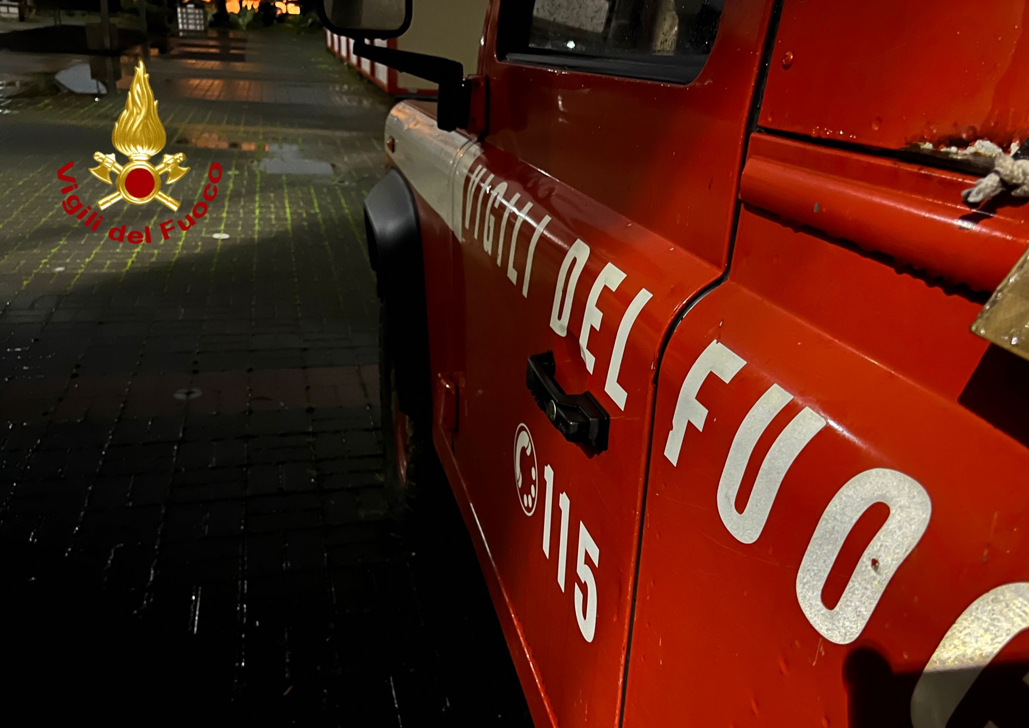 FOTO | Maltempo nel Catanese, cittadini in panne: gli interventi dei Vigili del fuoco