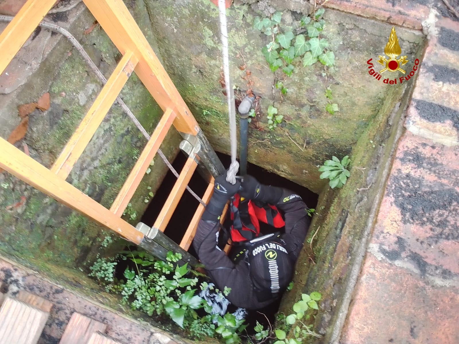 Tragedia nel Catanese, 72enne trovato morto in un pozzo