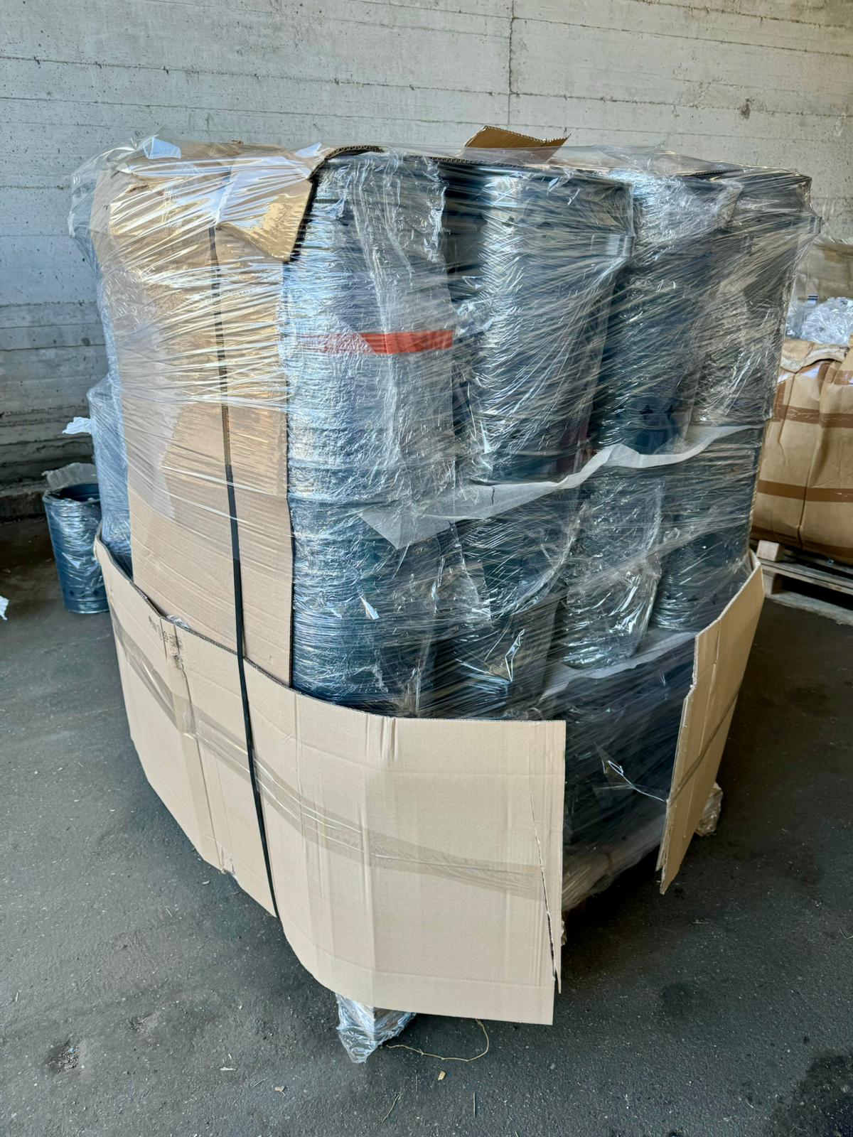 Galleria foto 'Cimitero di Catania: avviati lavori pulizia straordinaria e sanificazione deposito' - foto 1