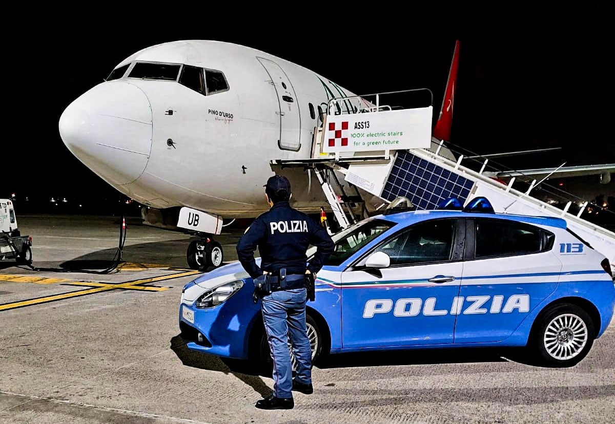 Furto aggravato all’aeroporto di Catania: denunciata passeggera inglese