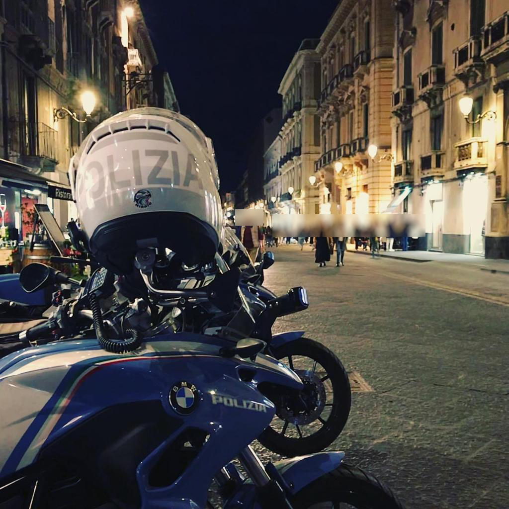 Fenomeno parcheggiatori abusivi a Catania: raffica di sanzioni della polizia