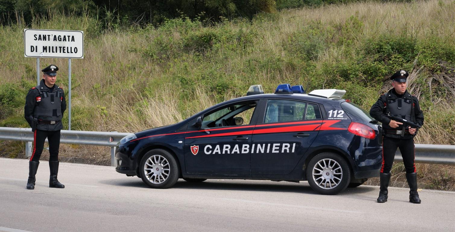 Guida senza patente e traffico di stupefacenti: raffica di sanzioni nel Catanese