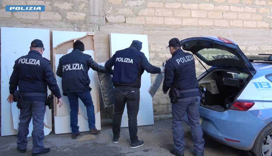 VIDEO E FOTO | Sequestrati 28 chilogrammi di marijuana a Niscemi: arrestati tre uomini