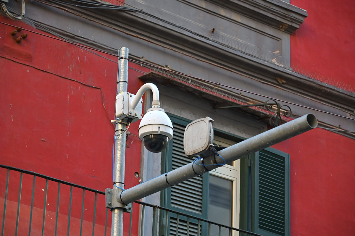 Rifiuti, a Taormina fototrappole “anti zozzoni”