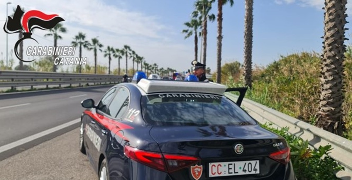 Catania, tenta rapina al distributore: arrestato 38enne