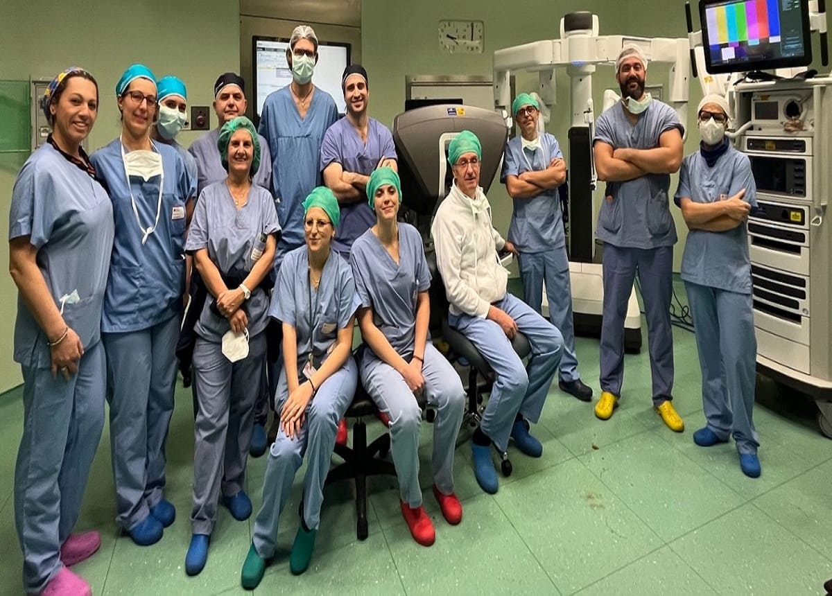 Robot a supporto dei medici durante l’intervento chirurgico all’ospedale San Gerardo di Monza