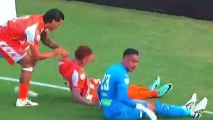 VIDEO | Vogliono difendere l’1-1 ad ogni costo, parte la sceneggiata: “crampi” per tutti