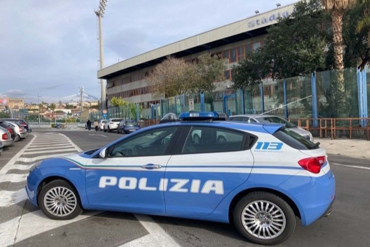 Catania-Monopoli, il Questore emette 14 DASPO per materiale esplodente