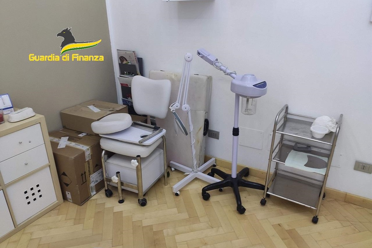 FOTO | Francofonte, scoperta estetista abusiva: scatta il sequestro FOTO | Francofonte, scoperta estetista abusiva: scatta il sequestro