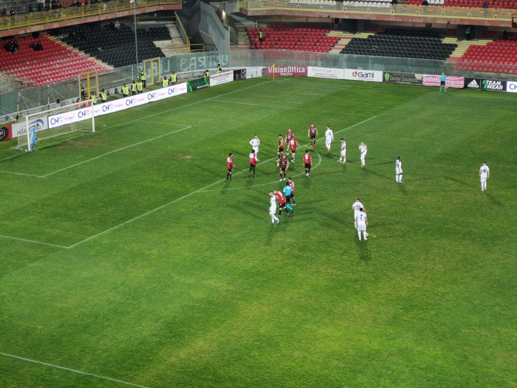 Il Catania resiste in 10 e strappa un punto a Foggia, finisce 1-1 allo “Zaccheria”: le pagelle Il Catania resiste in 10 e strappa un punto a Foggia, finisce 1-1 allo “Zaccheria”: le pagelle