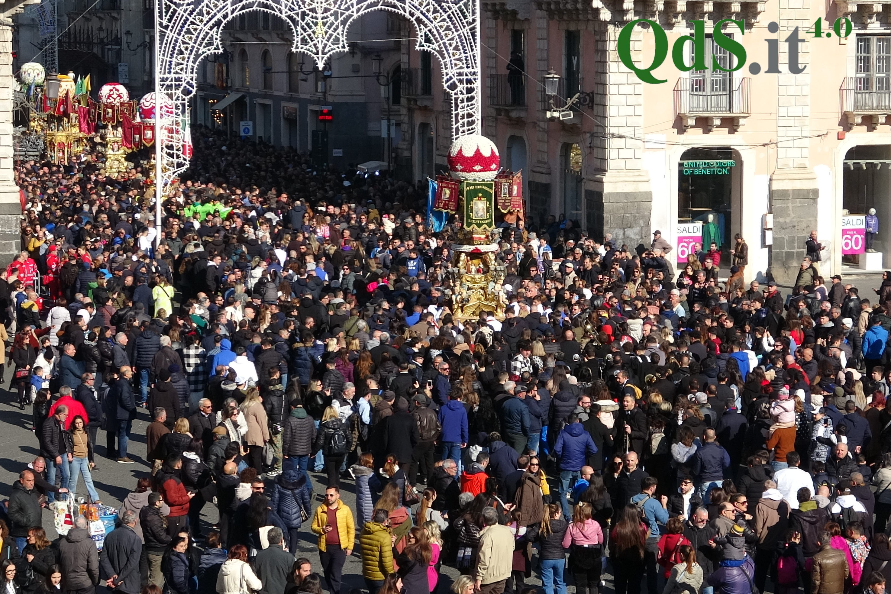 FOTO e VIDEO | Sant’Agata, inizia la festa con la Carrozza del Senato e l’offerta della cera FOTO e VIDEO | Sant’Agata, inizia la festa con la Carrozza del Senato e l’offerta della cera