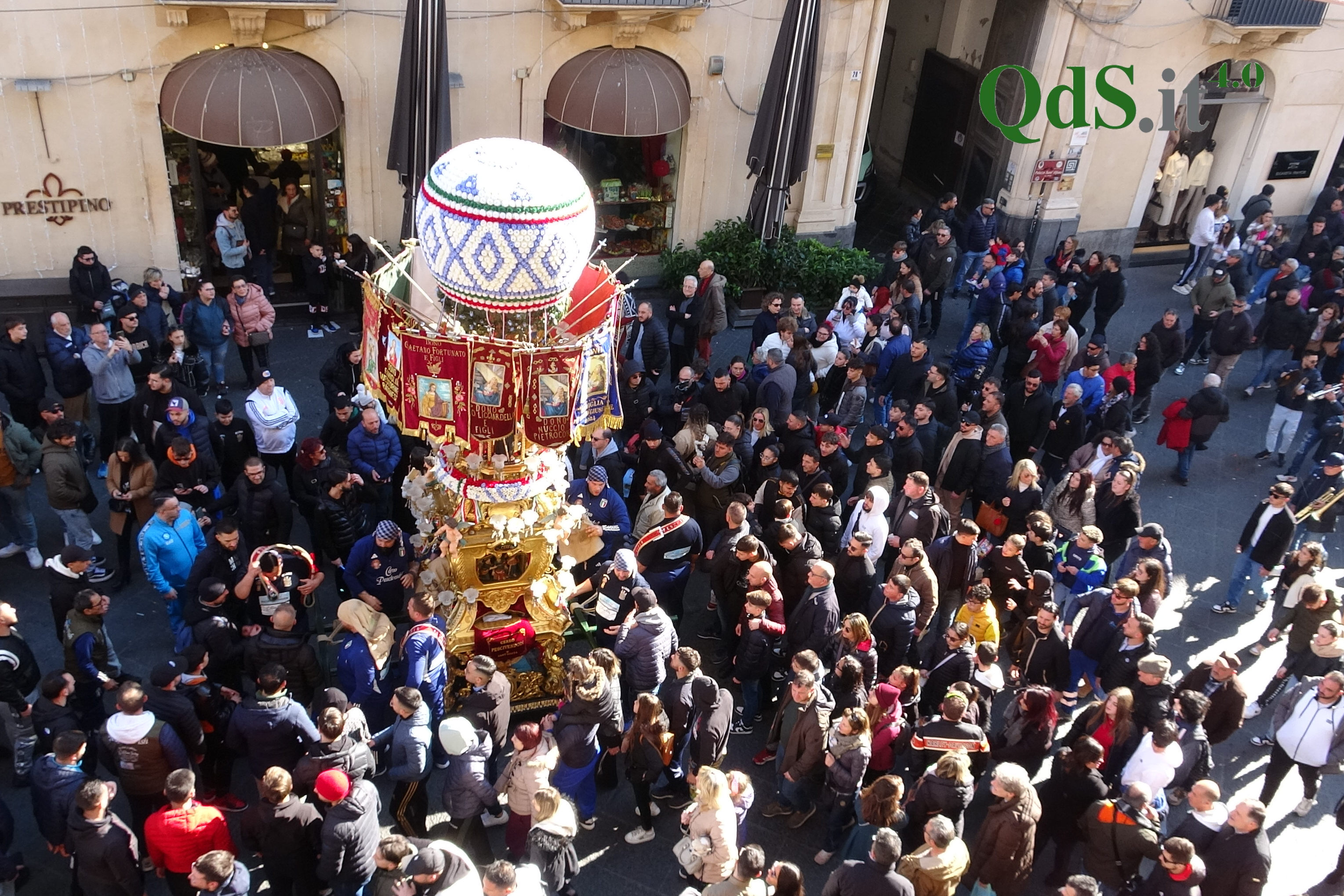 FOTO e VIDEO | Sant’Agata, inizia la festa con la Carrozza del Senato e l’offerta della cera FOTO e VIDEO | Sant’Agata, inizia la festa con la Carrozza del Senato e l’offerta della cera