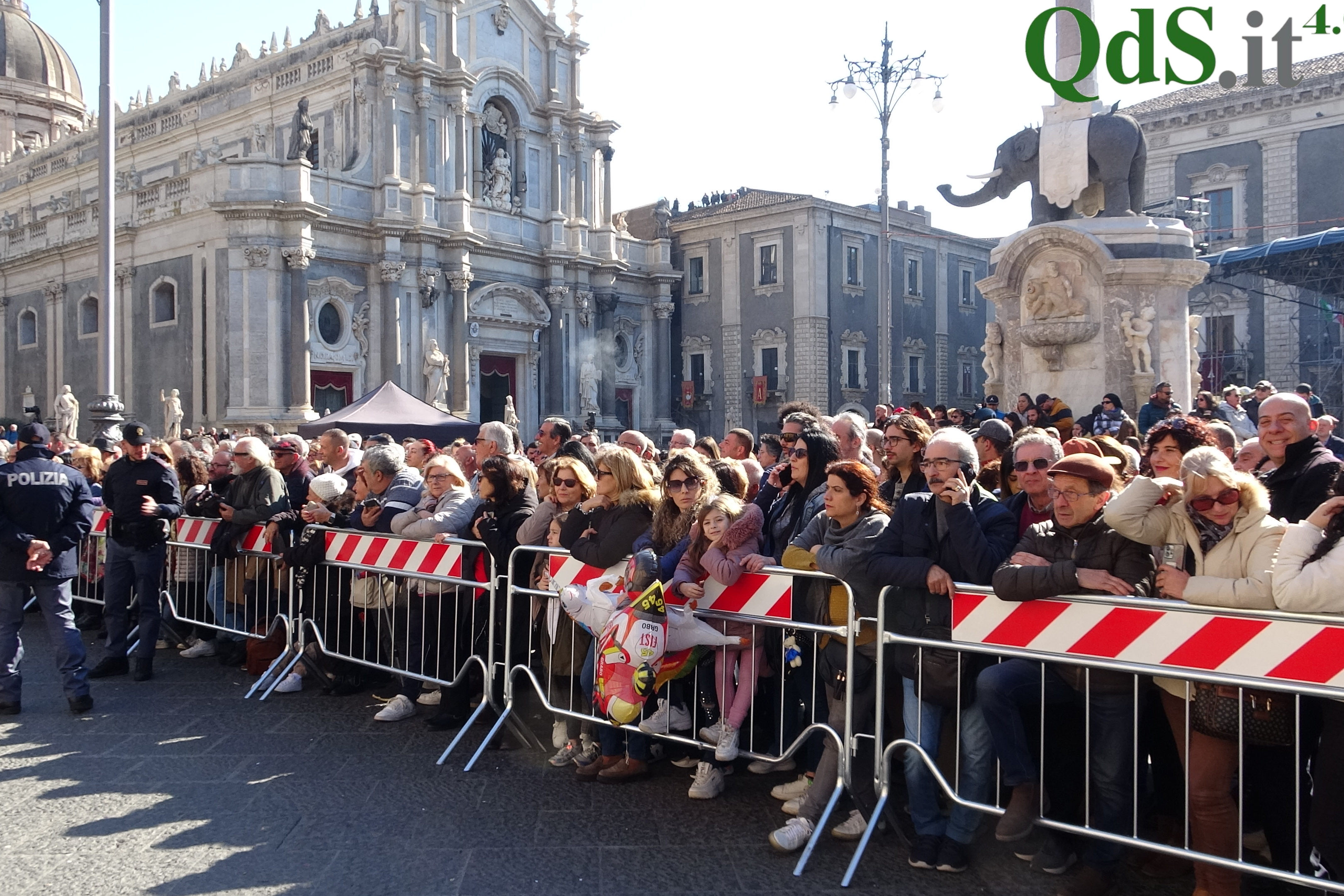 FOTO e VIDEO | Sant’Agata, inizia la festa con la Carrozza del Senato e l’offerta della cera FOTO e VIDEO | Sant’Agata, inizia la festa con la Carrozza del Senato e l’offerta della cera