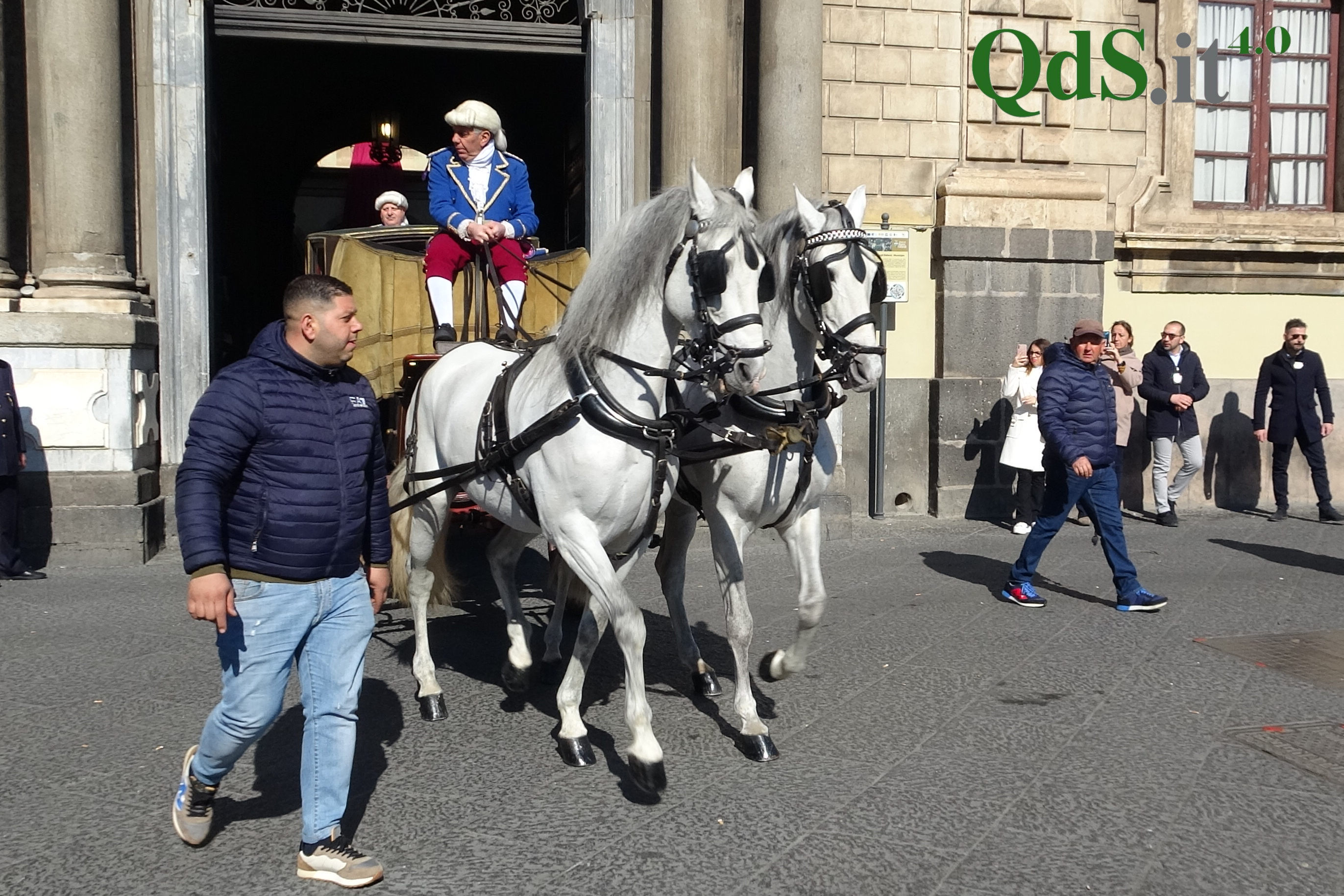 FOTO e VIDEO | Sant’Agata, inizia la festa con la Carrozza del Senato e l’offerta della cera FOTO e VIDEO | Sant’Agata, inizia la festa con la Carrozza del Senato e l’offerta della cera
