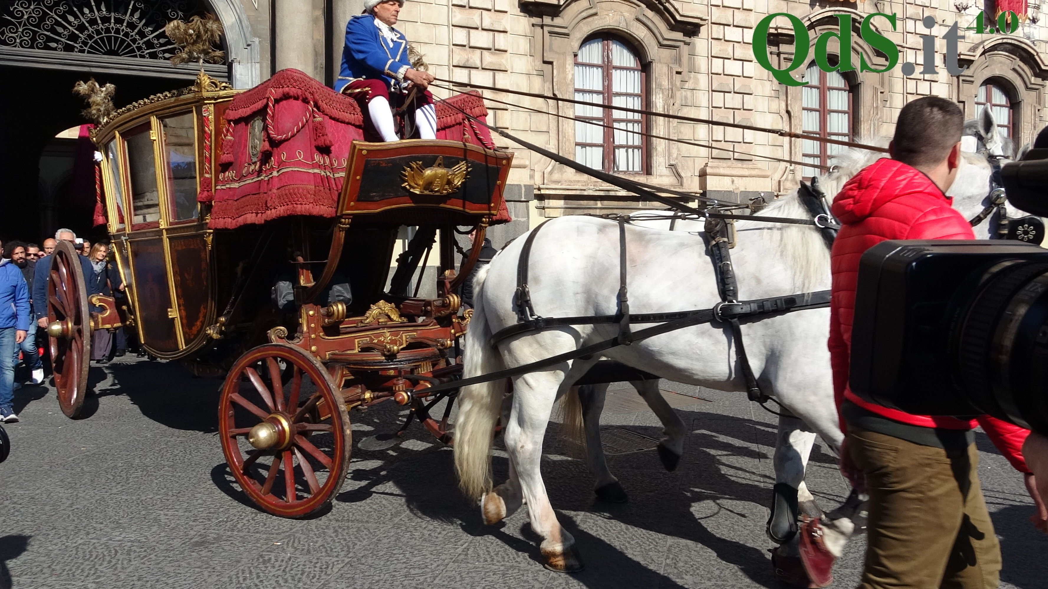 FOTO e VIDEO | Sant’Agata, inizia la festa con la Carrozza del Senato e l’offerta della cera FOTO e VIDEO | Sant’Agata, inizia la festa con la Carrozza del Senato e l’offerta della cera