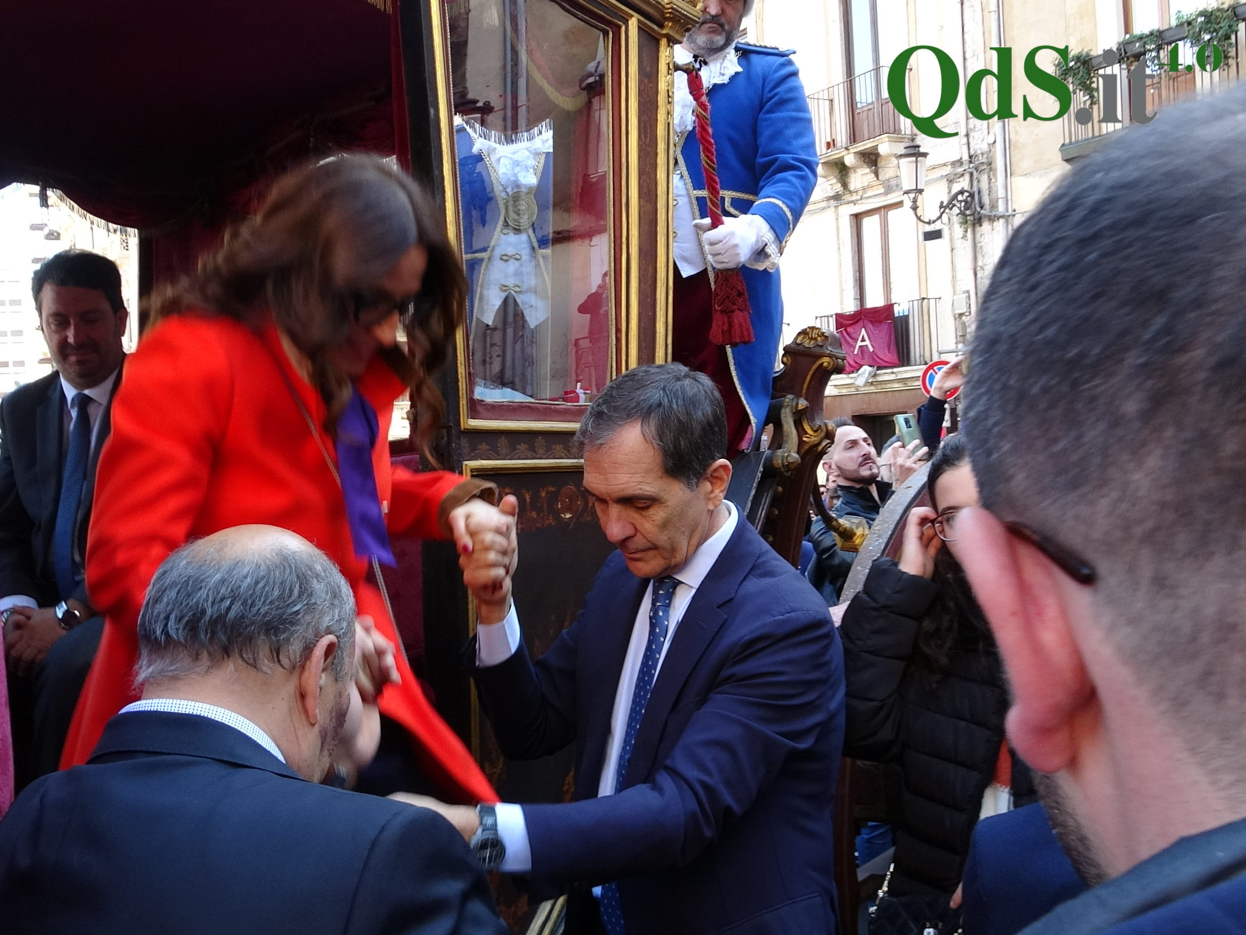 FOTO e VIDEO | Sant’Agata, inizia la festa con la Carrozza del Senato e l’offerta della cera FOTO e VIDEO | Sant’Agata, inizia la festa con la Carrozza del Senato e l’offerta della cera
