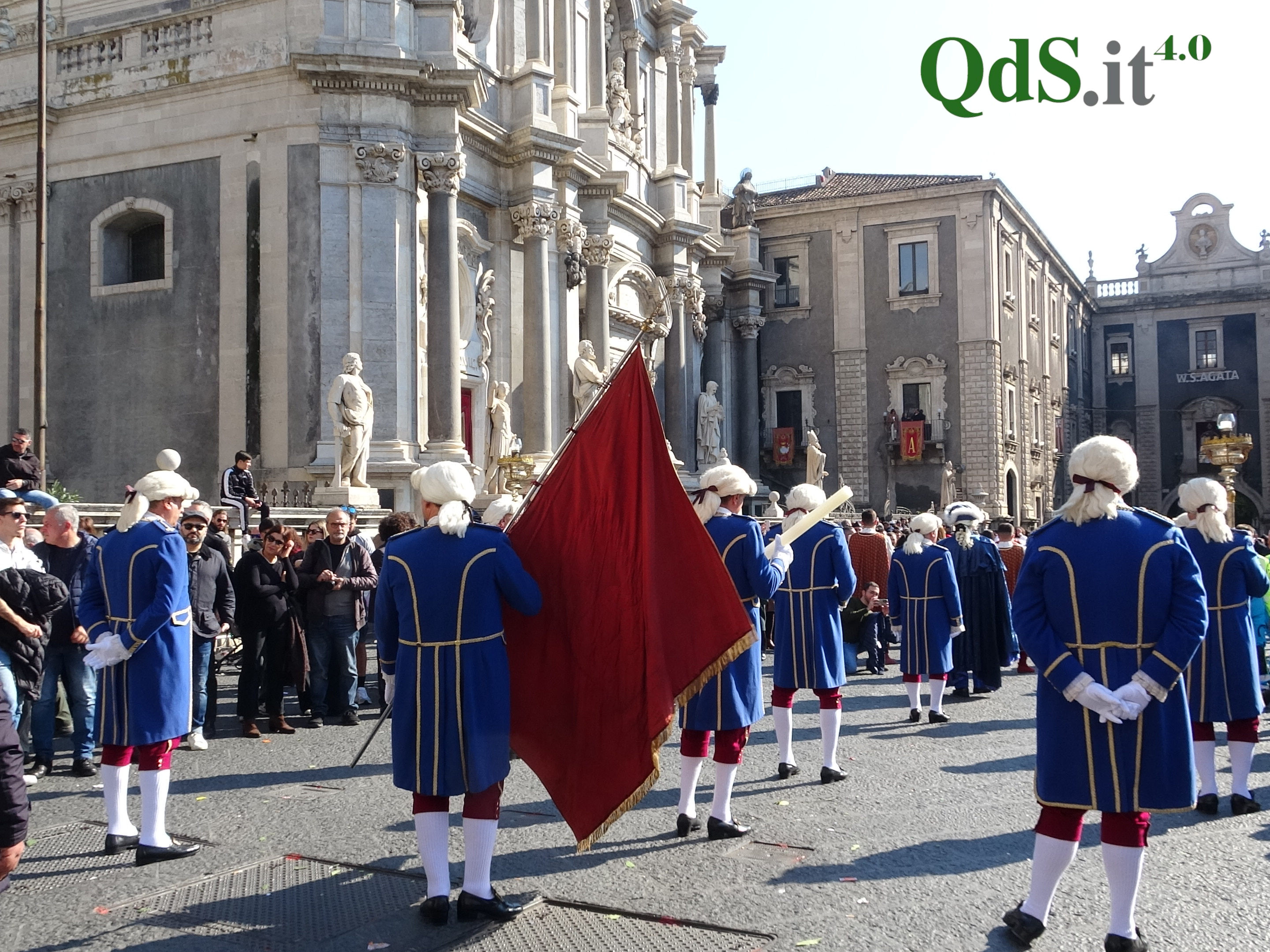 FOTO e VIDEO | Sant’Agata, inizia la festa con la Carrozza del Senato e l’offerta della cera FOTO e VIDEO | Sant’Agata, inizia la festa con la Carrozza del Senato e l’offerta della cera