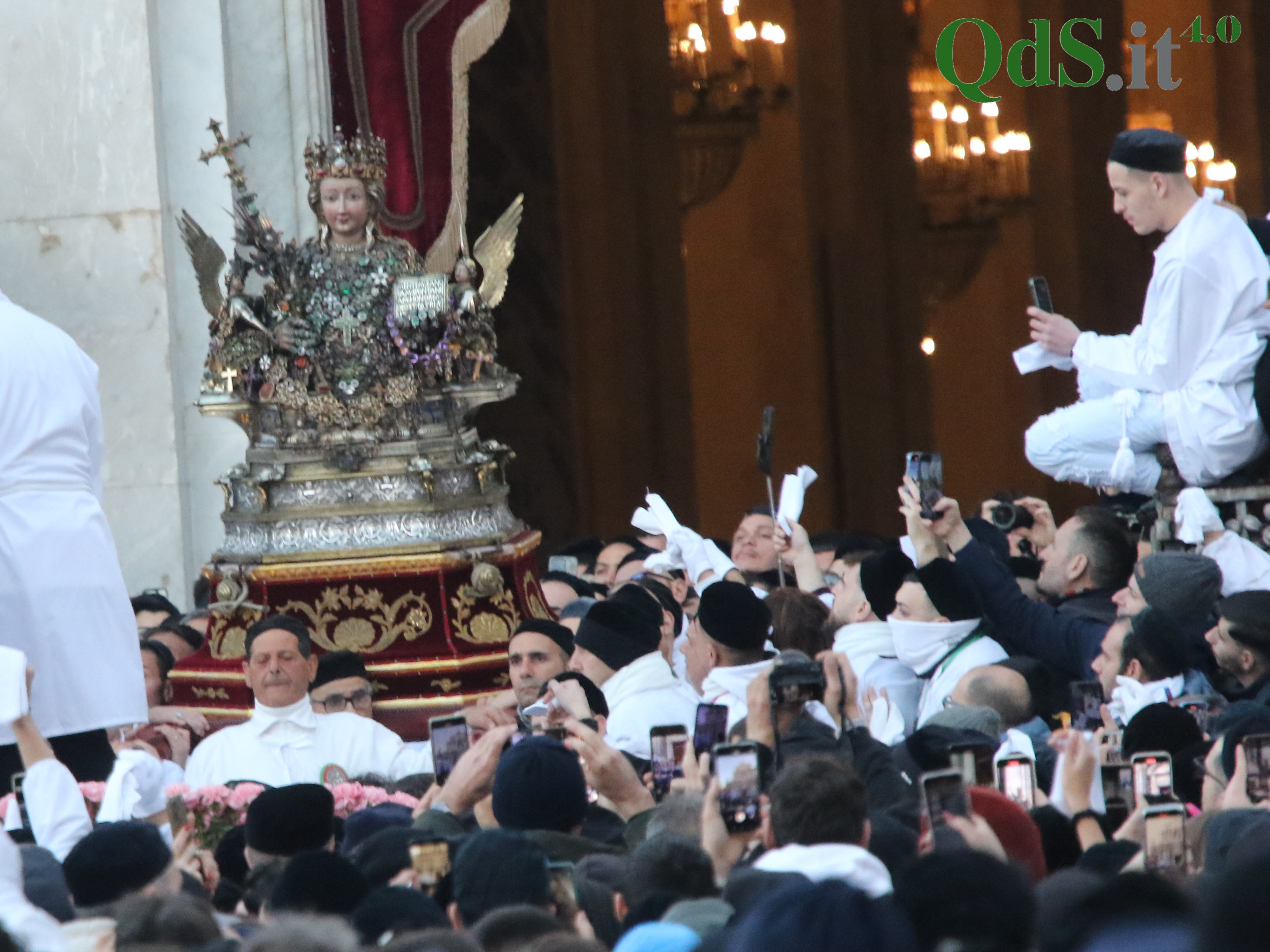 uscita Sant'Agata dalla cattedrale