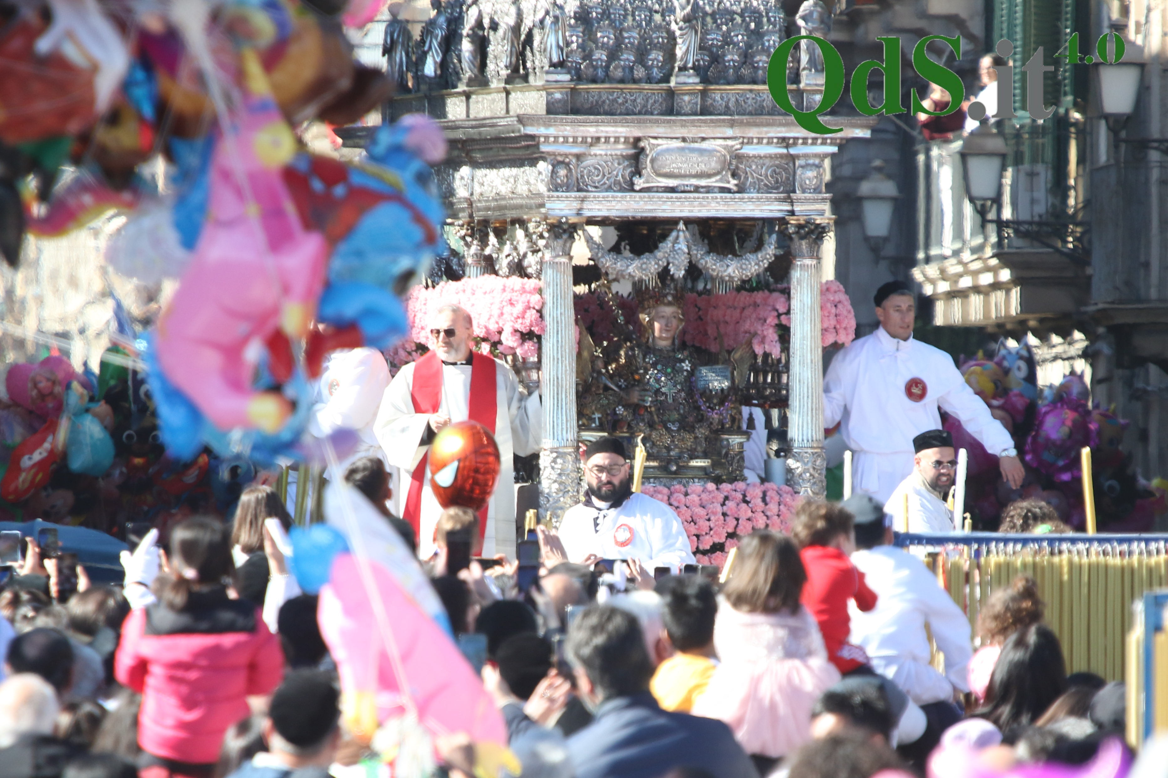 FOTO e VIDEO | “Cittadini, ecco Sant’Agata”: dopo l’uscita, è il momento del giro esterno