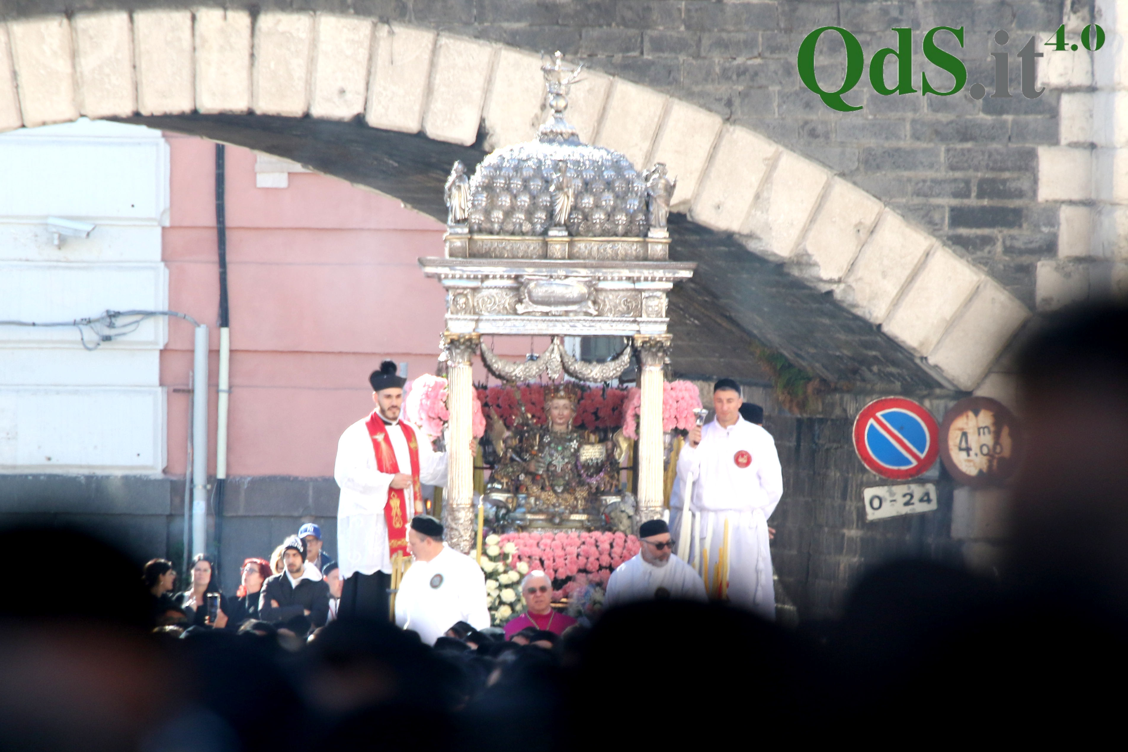 Galleria foto 'FOTO e VIDEO | “Cittadini, ecco Sant’Agata”: dopo l’uscita, è il momento del giro esterno' - foto 30