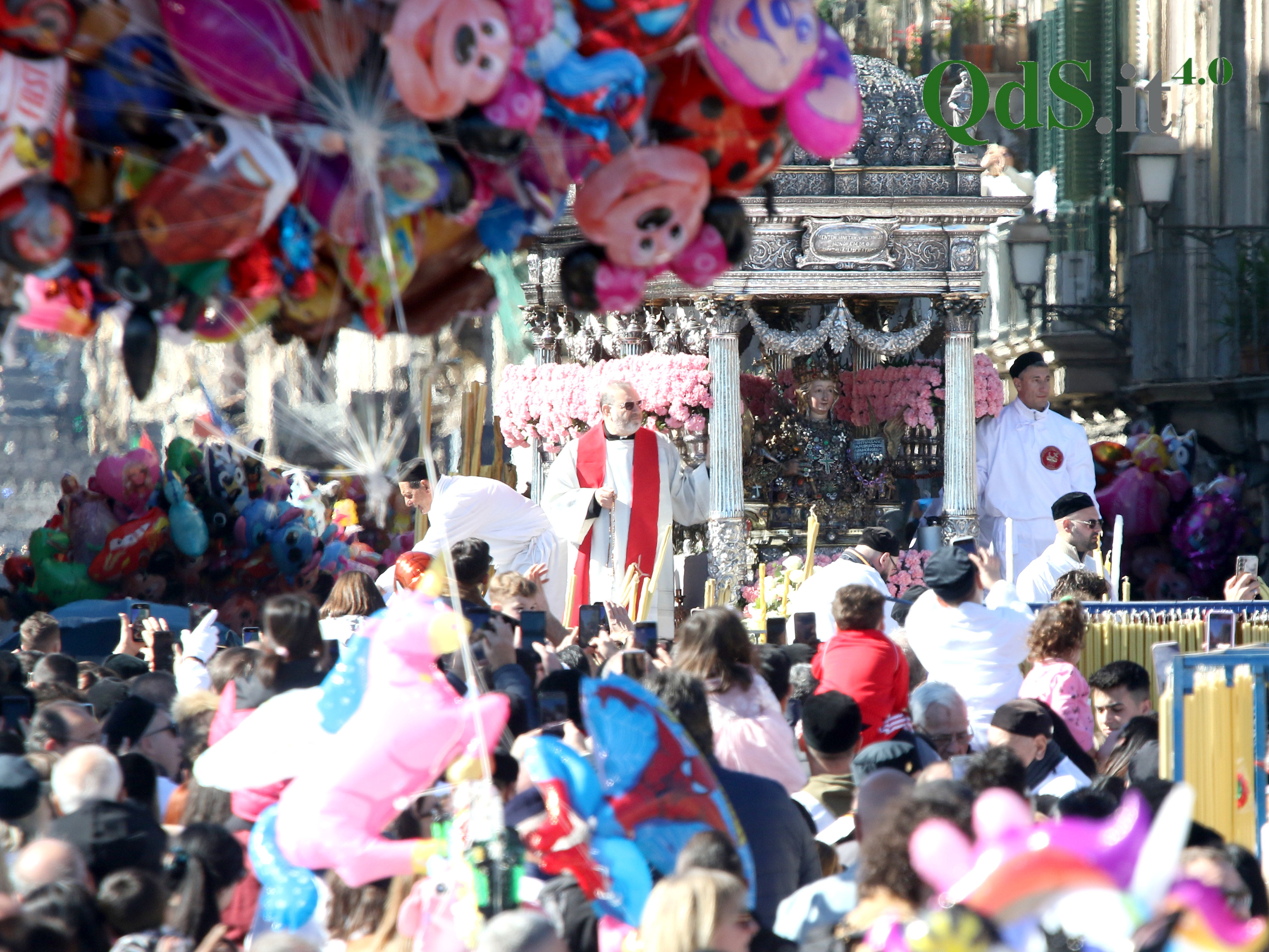 FOTO e VIDEO | “Cittadini, ecco Sant’Agata”: dopo l’uscita, è il momento del giro esterno