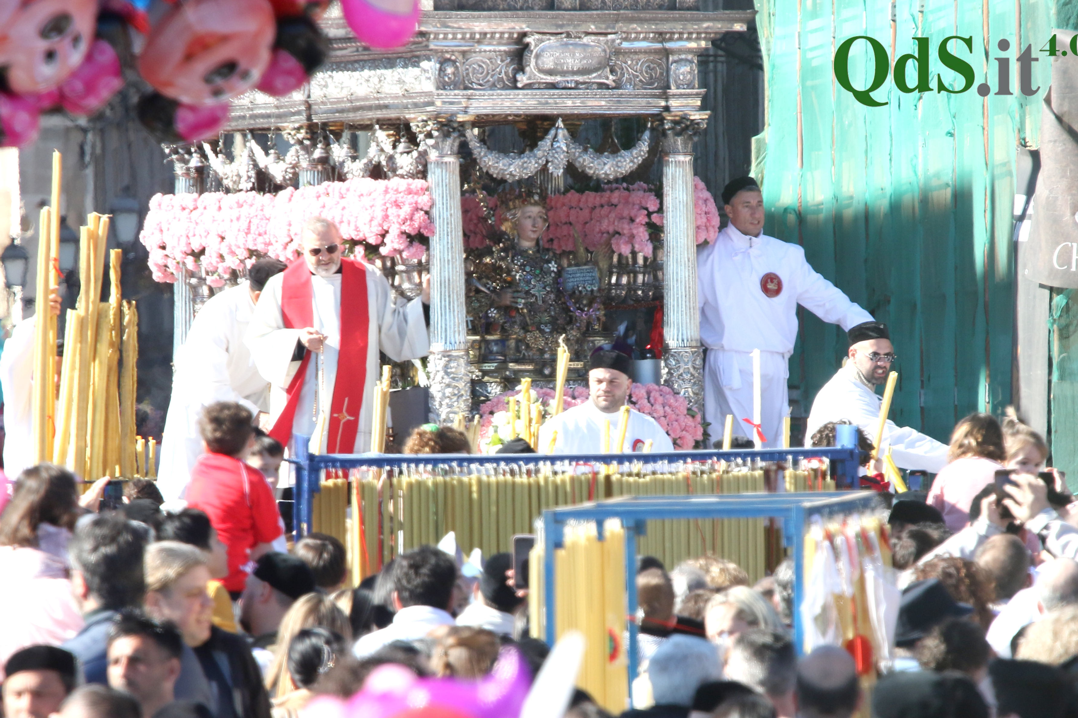 FOTO e VIDEO | “Cittadini, ecco Sant’Agata”: dopo l’uscita, è il momento del giro esterno