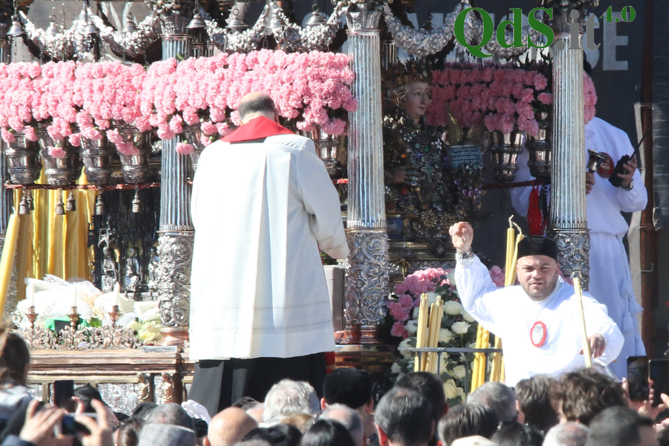 FOTO e VIDEO | “Cittadini, ecco Sant’Agata”: dopo l’uscita, è il momento del giro esterno