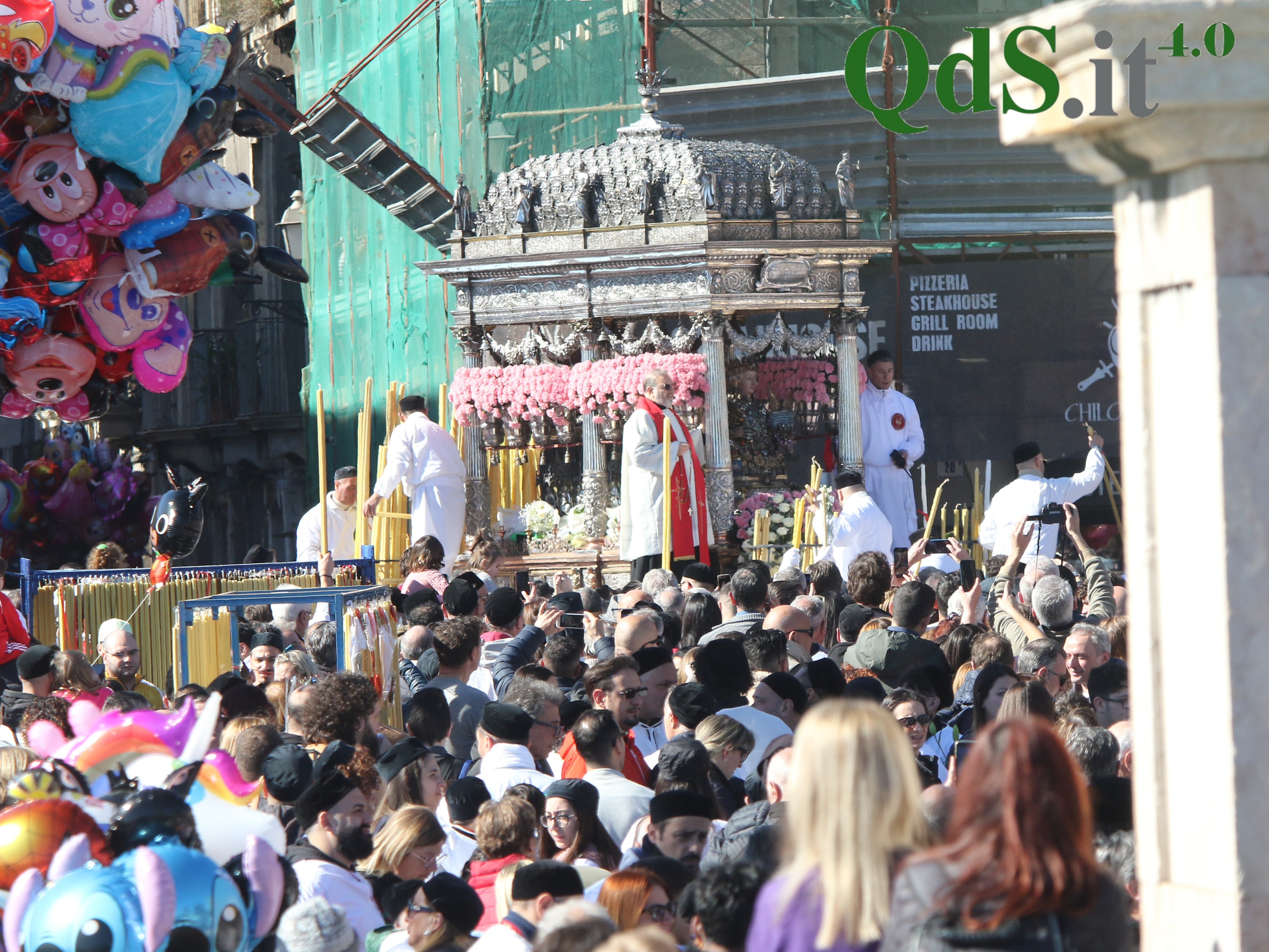 FOTO e VIDEO | “Cittadini, ecco Sant’Agata”: dopo l’uscita, è il momento del giro esterno