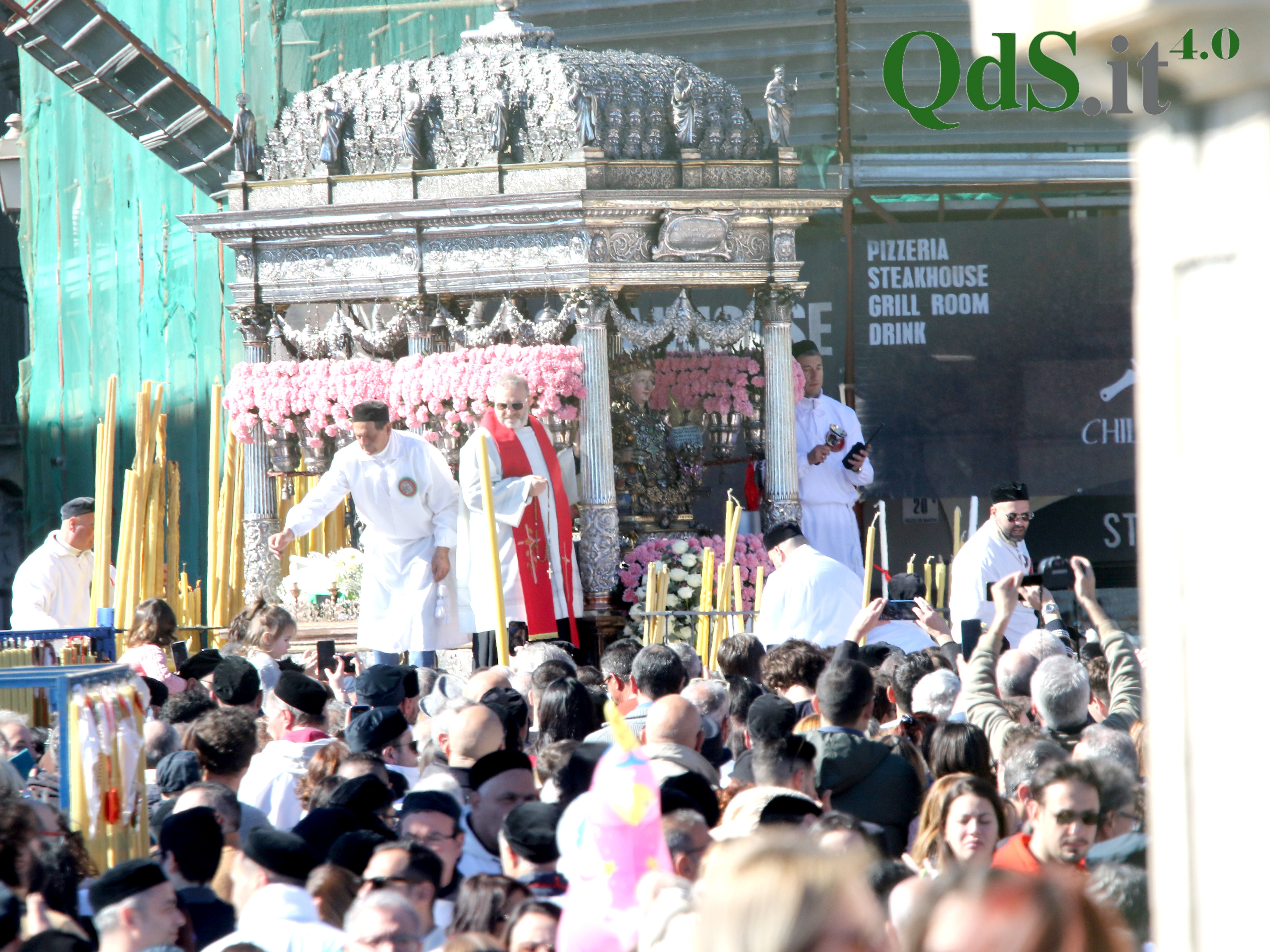 FOTO e VIDEO | “Cittadini, ecco Sant’Agata”: dopo l’uscita, è il momento del giro esterno
