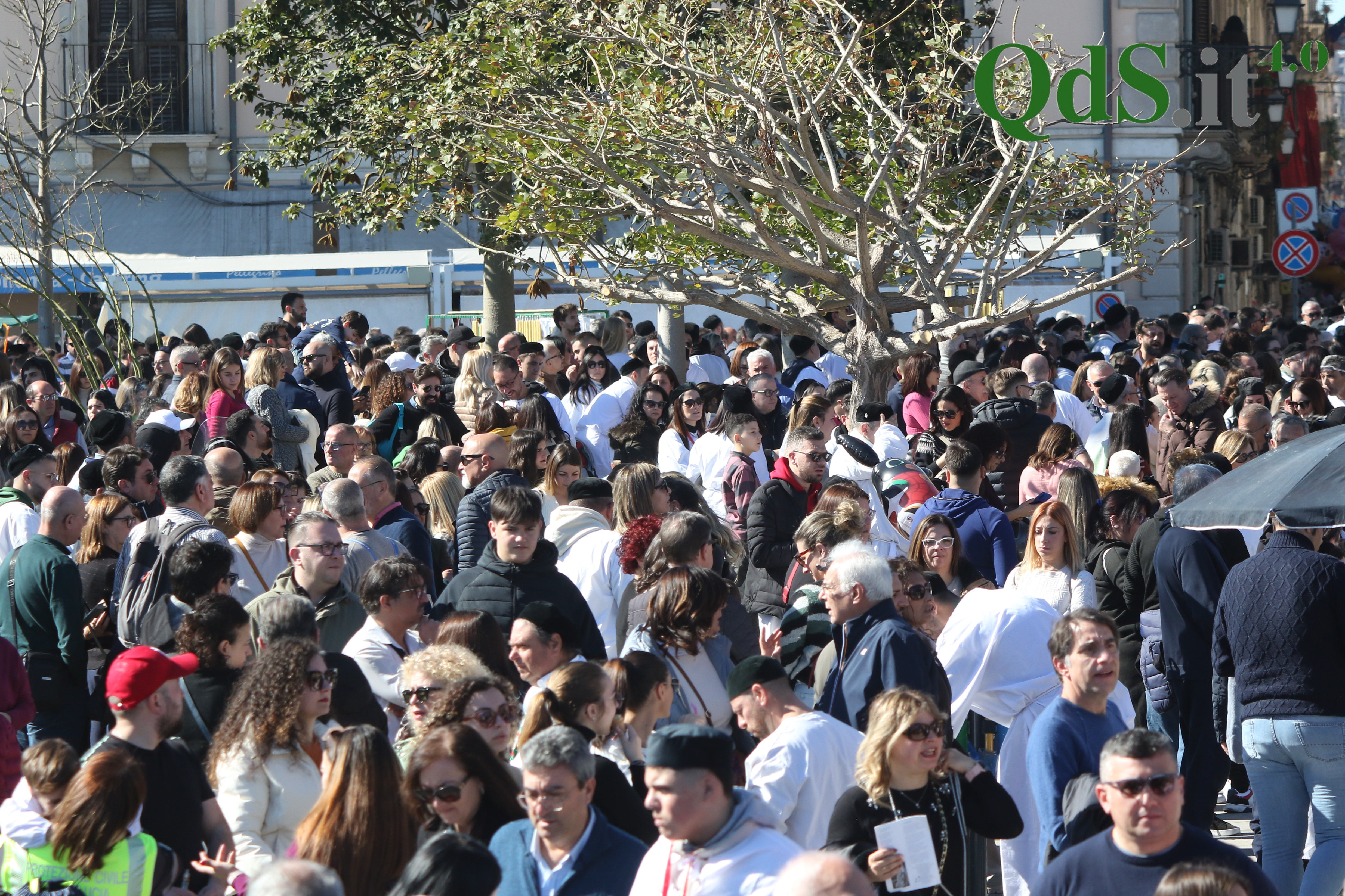 FOTO e VIDEO | “Cittadini, ecco Sant’Agata”: dopo l’uscita, è il momento del giro esterno