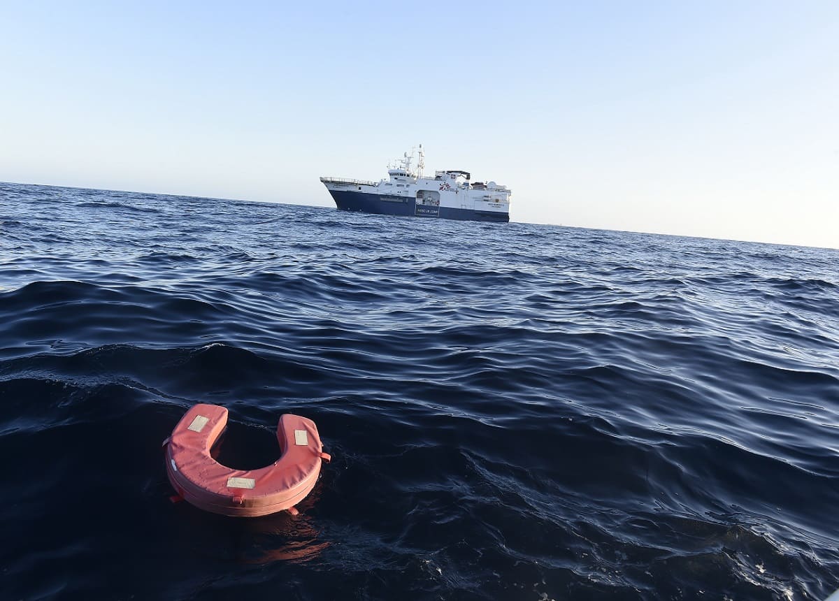 Ha un malore in nave, scattano i soccorsi: uomo trasferito in ospedale a Trapani