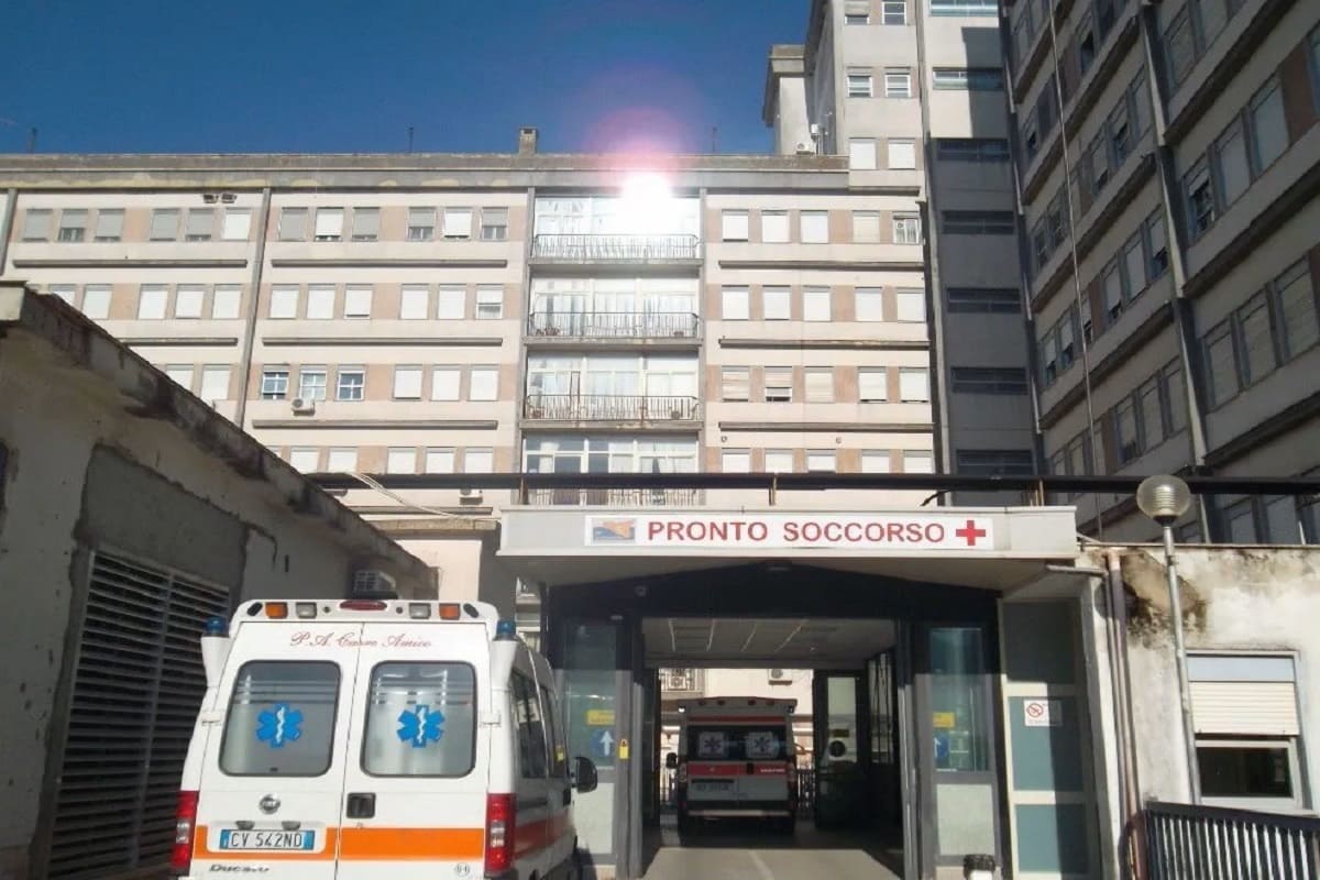 Tragedia all’ospedale Sant’Elia di Caltanissetta: infermiere muore al pronto soccorso