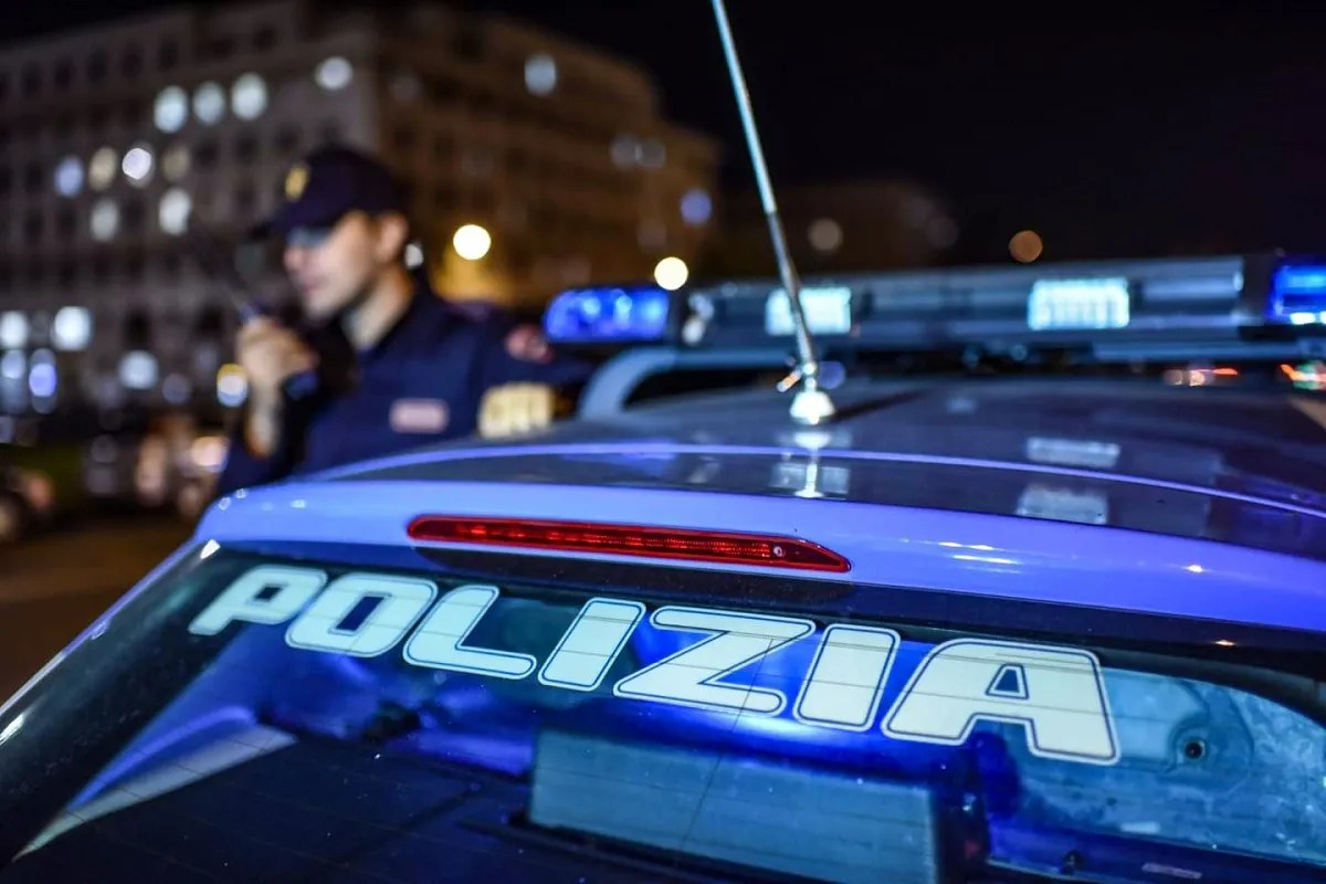 Per le strade di Caserta con un machete: denunciato un 22enne