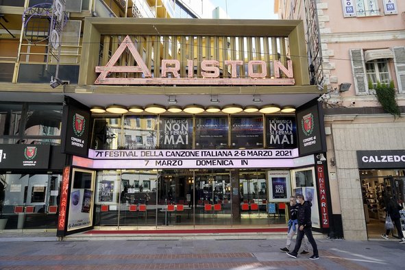 Sanremo, incidente davanti al Palafiori: operaio cade da 6 metri d’altezza