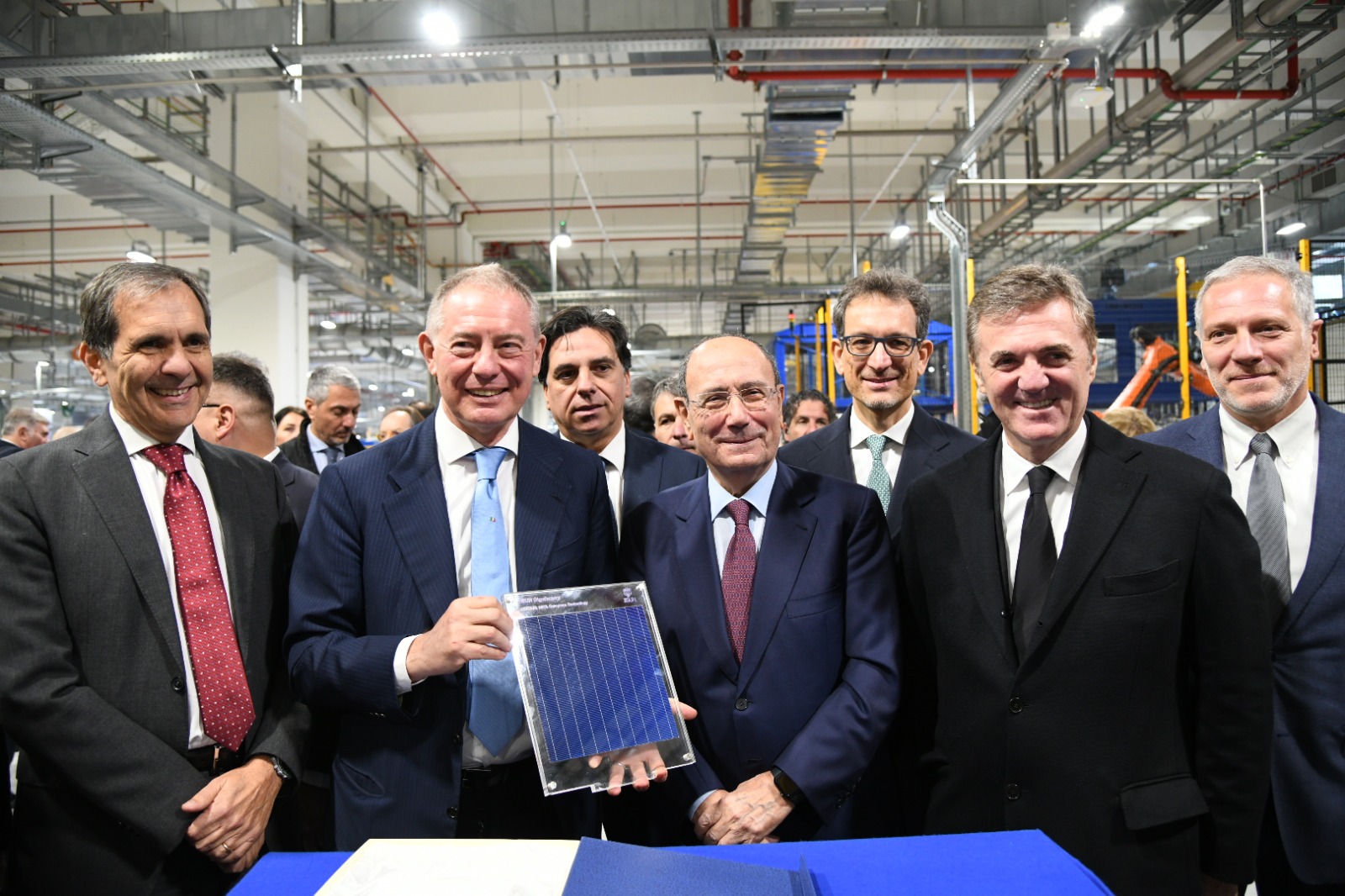 Energia, Schifani col ministro Urso alla 3Sun di Catania: “Parte della produzione rimanga in Sicilia”