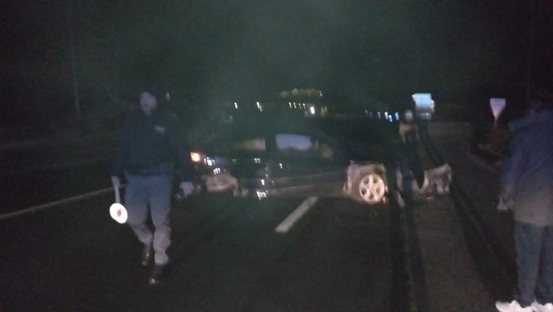 Galleria foto 'Incidente sulla statale Catania-Gela: auto fuori controllo contro guardrail, ferito 24enne' - foto 1