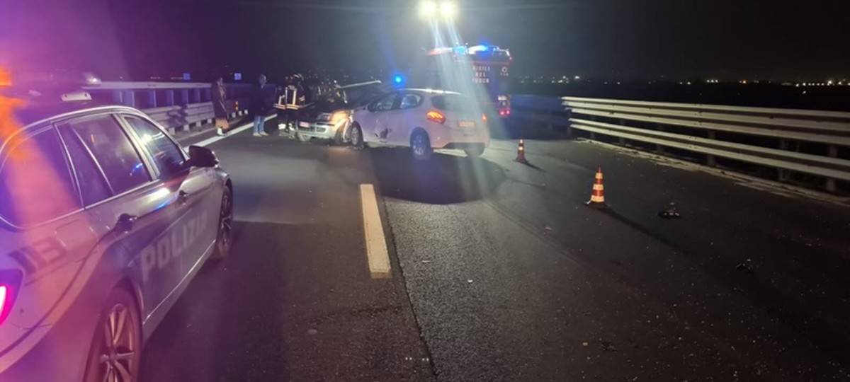 Incidente sulla Siracusa-Catania: 4 mezzi coinvolti, 5 feriti