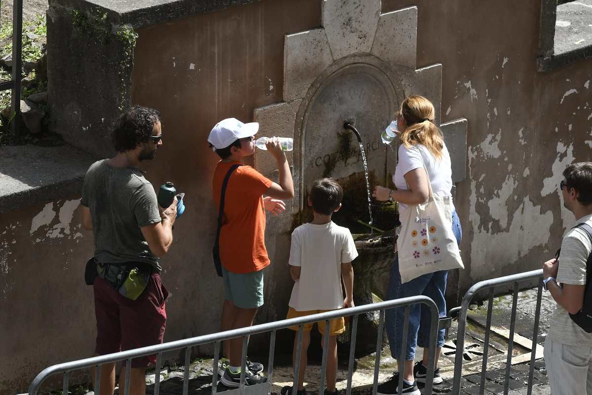 Risorse idriche a Palermo, fontane comunali chiuse per risparmiare