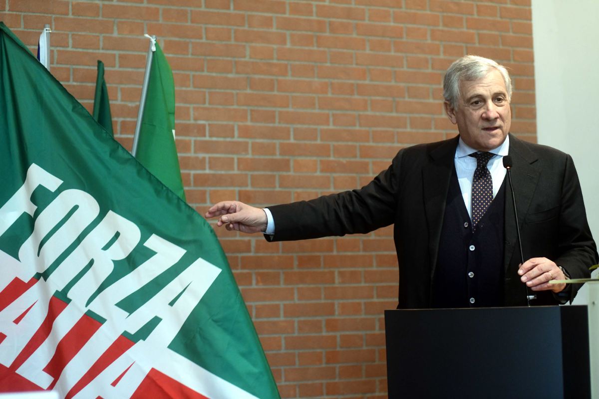 Tajani in Ars, applausi al gruppo di Forza Italia in Aula: “Ottimi risultati per governo e partito”