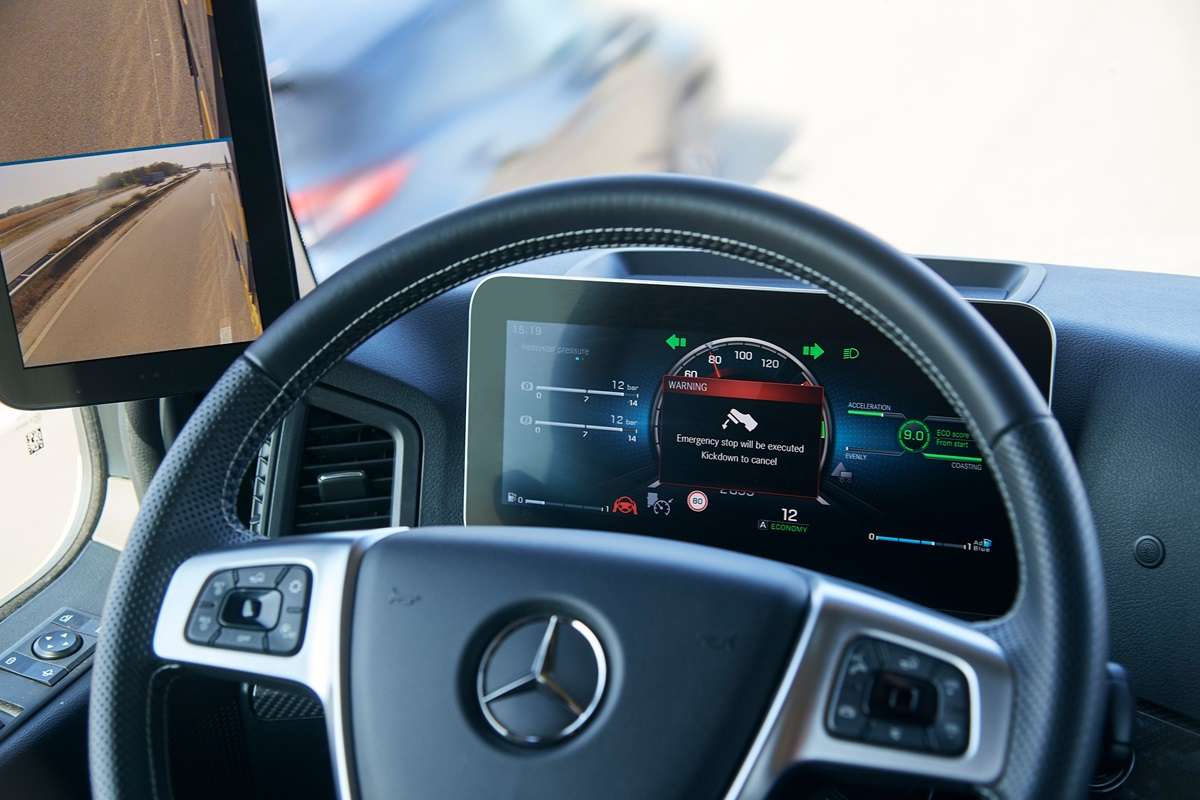 Operazione “Cars lifting”, truffa sulla vendita di auto di lusso online: esclusa dall’inchiesta agenzia palermitana