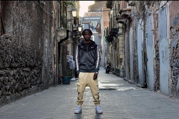 Dal Gambia alla Sicilia: così Mos si racconta attraverso la musica