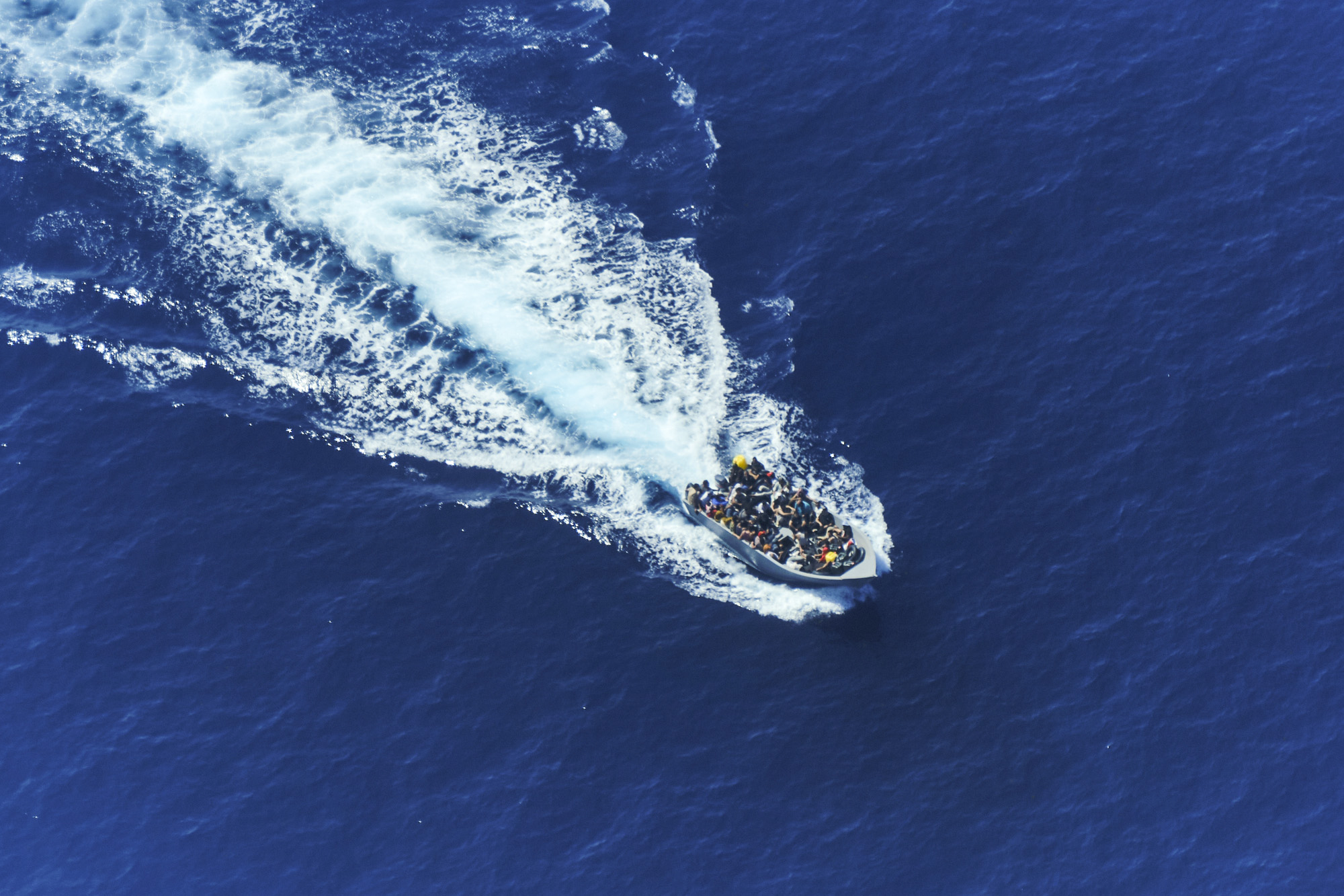 Dramma migranti, il mar Mediterraneo restituisce 15 cadaveri tra Sicilia e Calabria