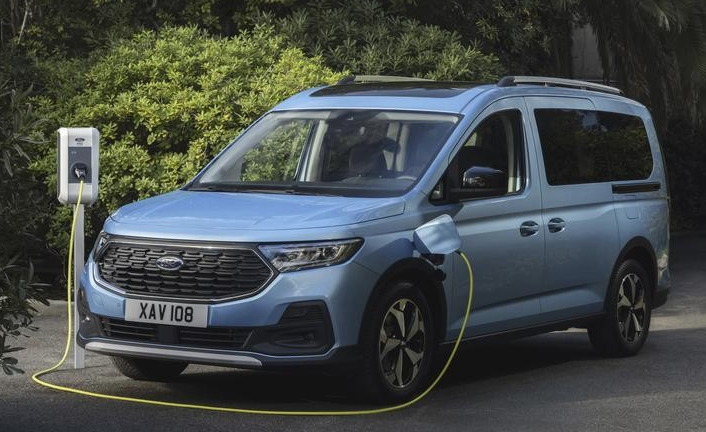 Ford Tourneo connect ora anche plug-in hybrid
