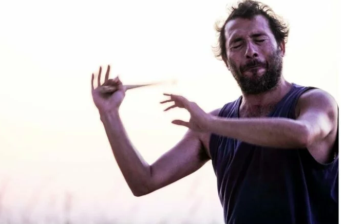 Pèriplo, il viaggio “comico-surreale” di Buttitta, Don Chisciotte e Colapesce