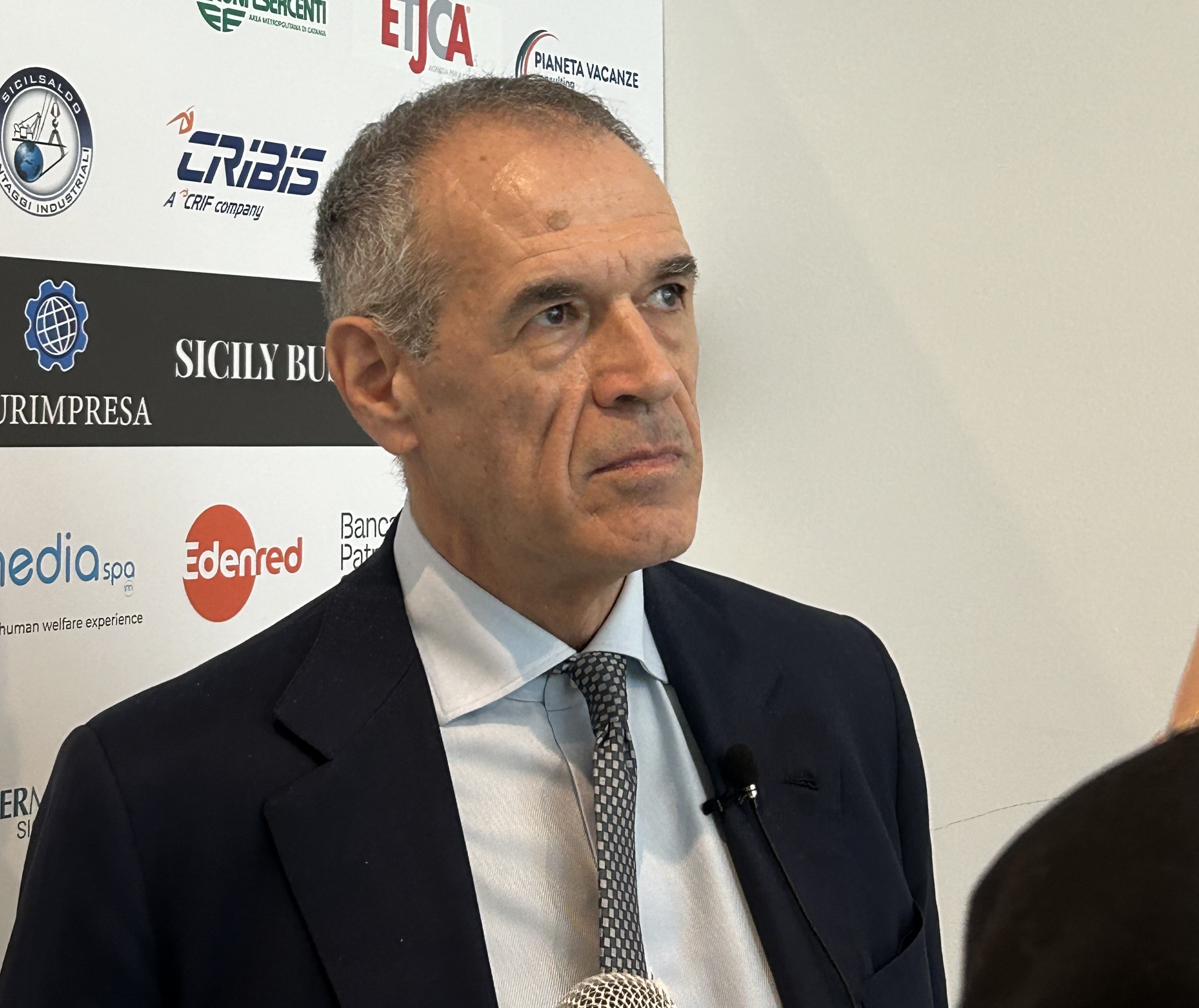 Cottarelli: “Inflazione, altro che guerra in Ucraina. Responsabilità delle politiche espansive”