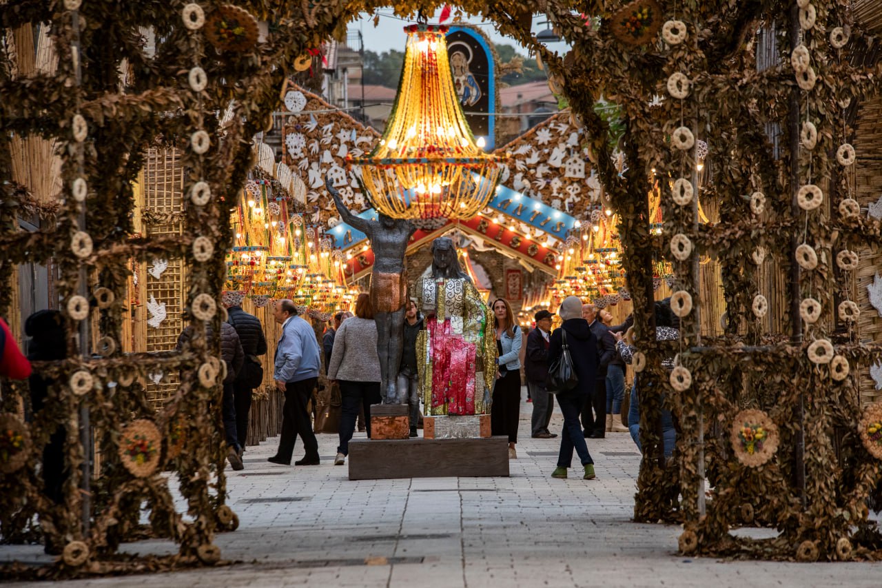 San Biagio Platani, l’arte popolare siciliana degli archi di Pasqua