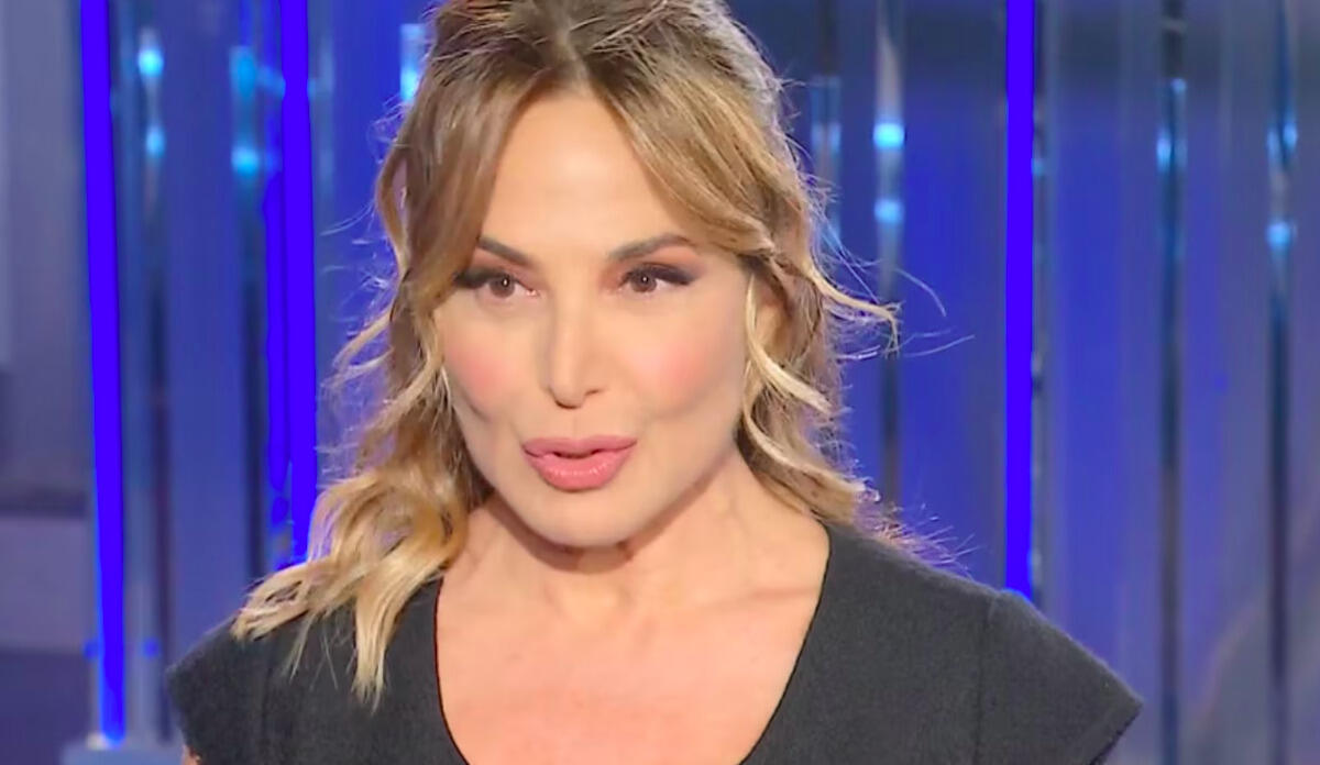 Il pianto di Barbara D’Urso a “Domenica In”: “Provo dolore per l’addio a Mediaset”