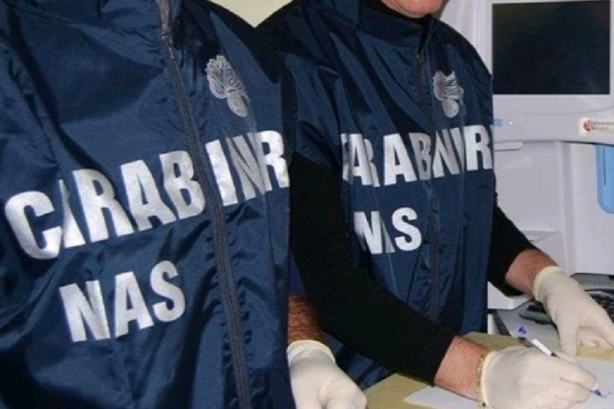 Gela, supermercato vendeva cibi scaduti da più di un anno: scattano multe e sequestri